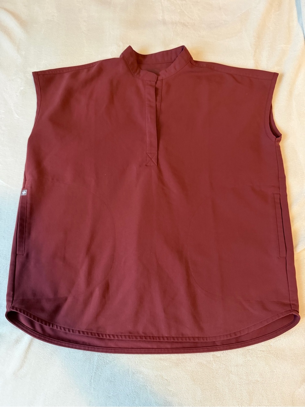 Figs woman's Rafael oversized scrub top - size xs